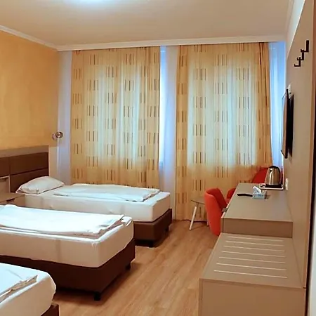 فندق Isar 5*